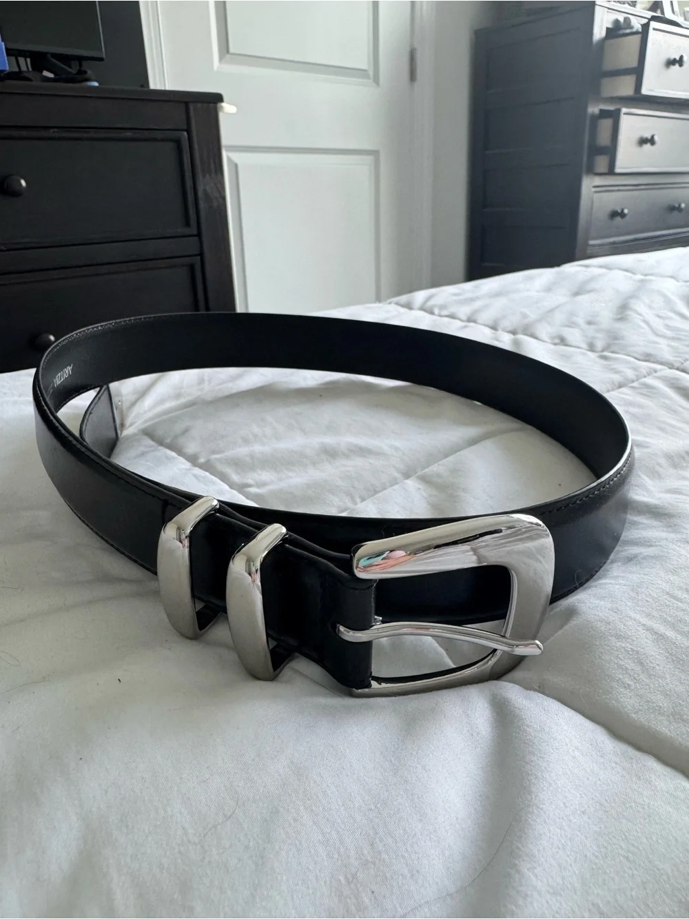 Black Leather Western Buckle Belt - Classic Women's Accessory